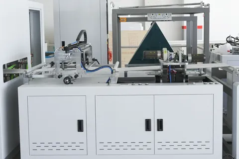 E700-Bag-making-indentation-and-hot-triangle-part