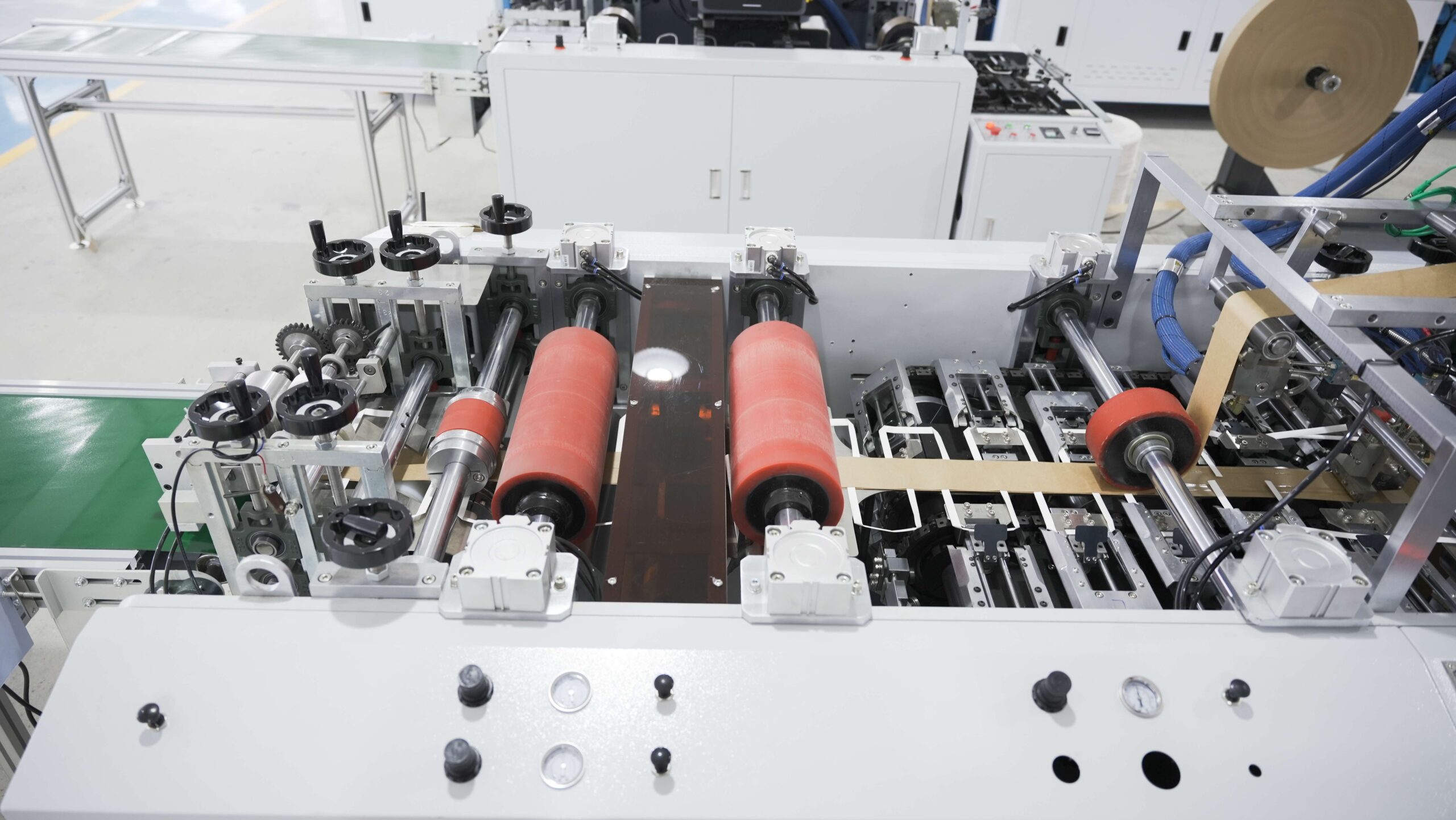 Flat paper handle making machine