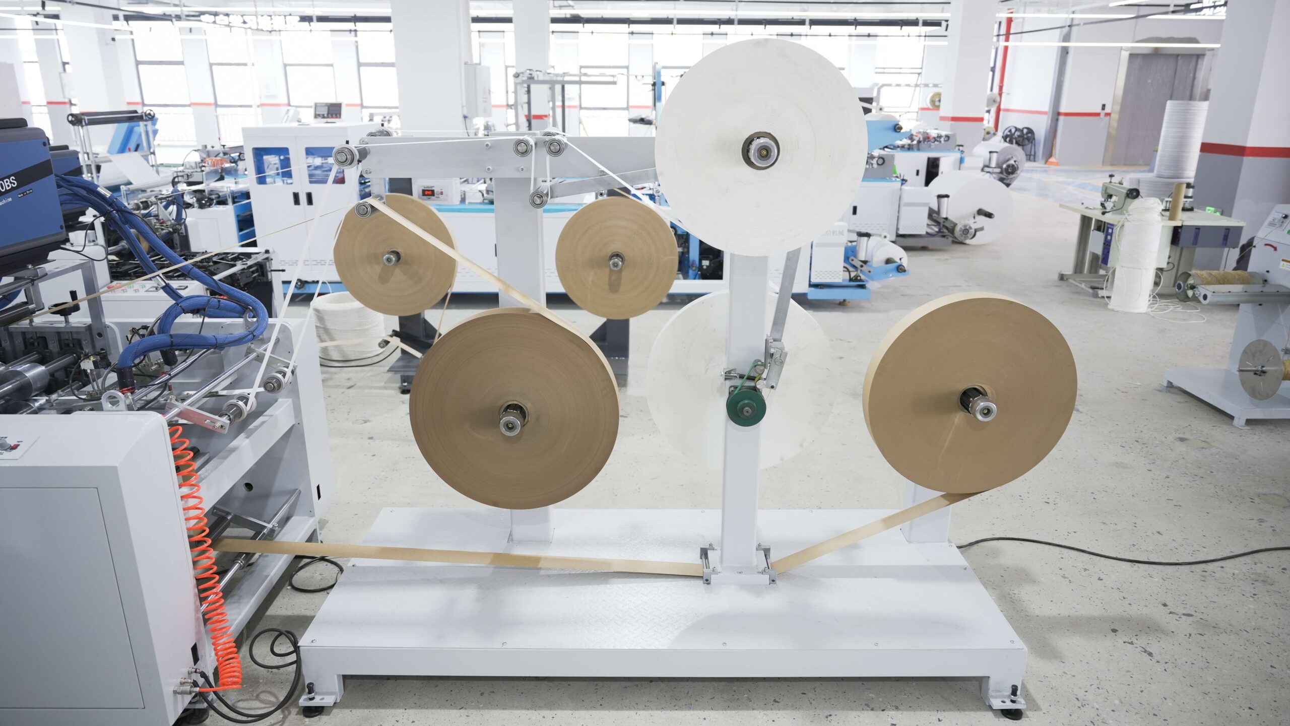 Flat paper handle making machine